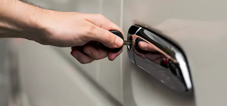 Why Choose Our Auto Locksmith Team in Valrico, FL?