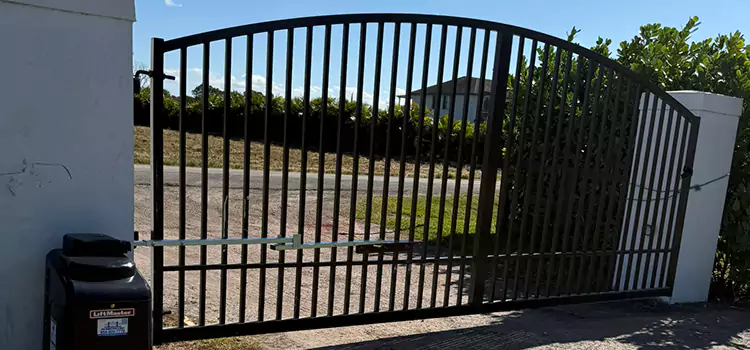Driveway Fence Repair Valrico